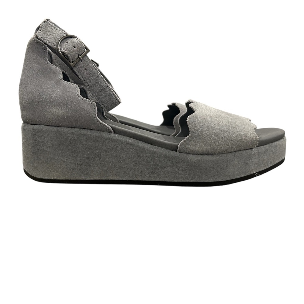 Nicole Wedge Scalloped Trim Sandals 7.5